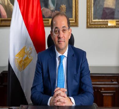 وزير المالية : التصدير اولوية وزيادة حجم الصادرات تبني اقتصاد اكثر تنافسية 
